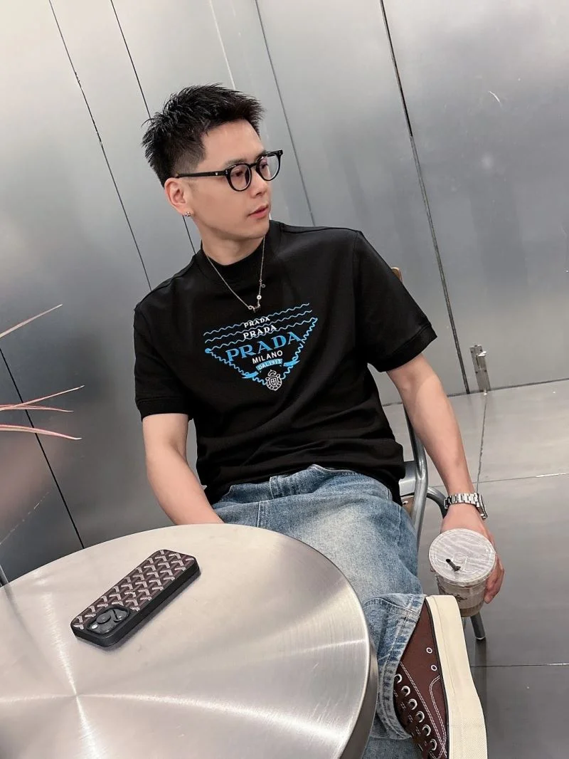 Unique Prada T-Shirts 168548