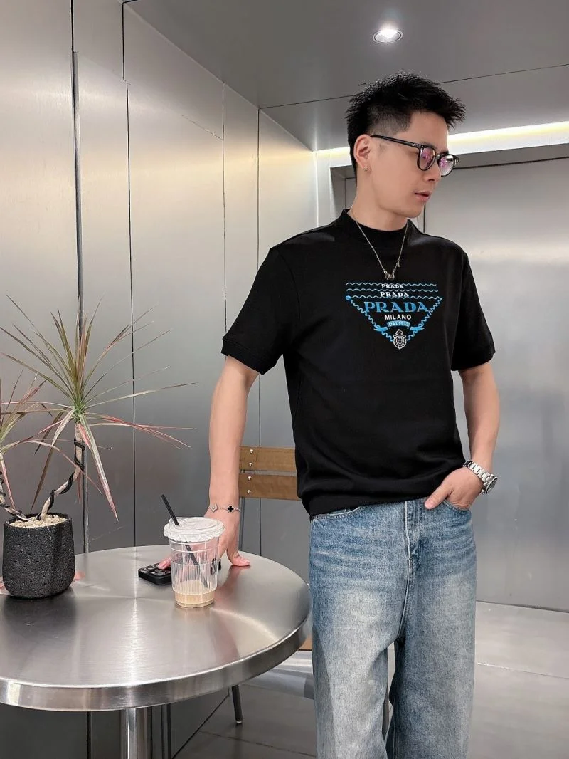 Unique Prada T-Shirts 168548
