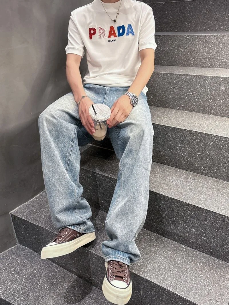 Prada T-Shirts Sleek 168546
