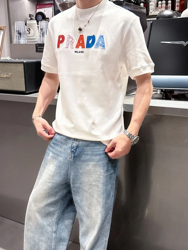Prada T-Shirts Sleek 168546