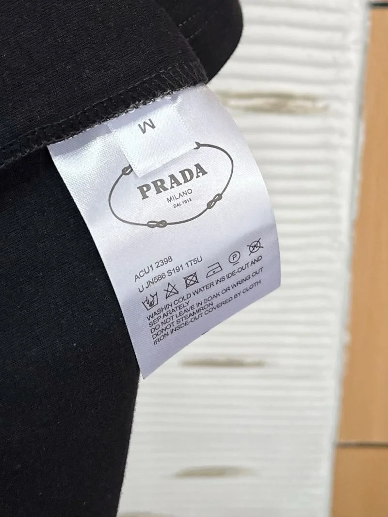 Prada T-Shirts WaterResistant 168526