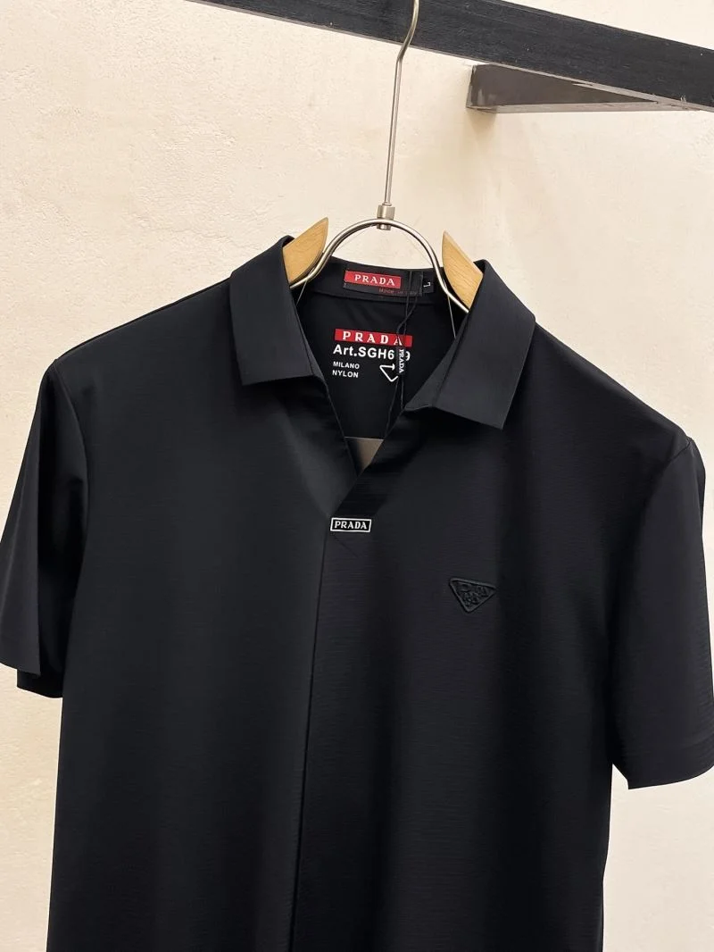 Unisex Prada T-Shirts 168525