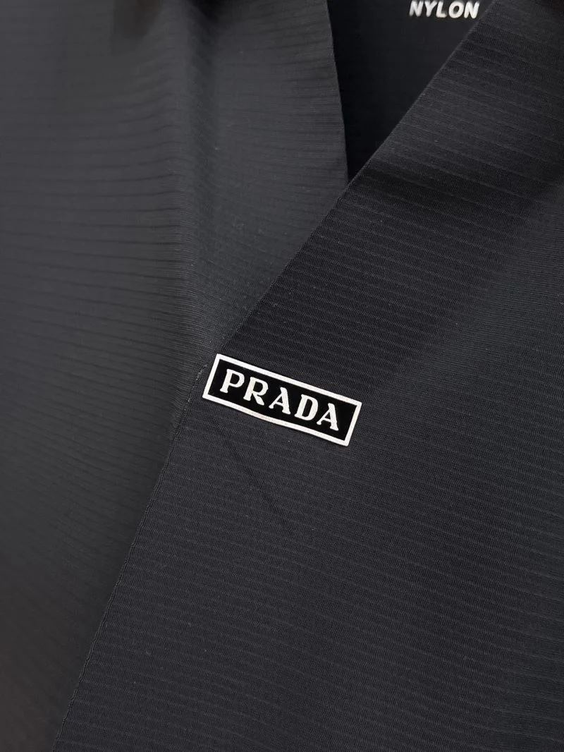 Unisex Prada T-Shirts 168525
