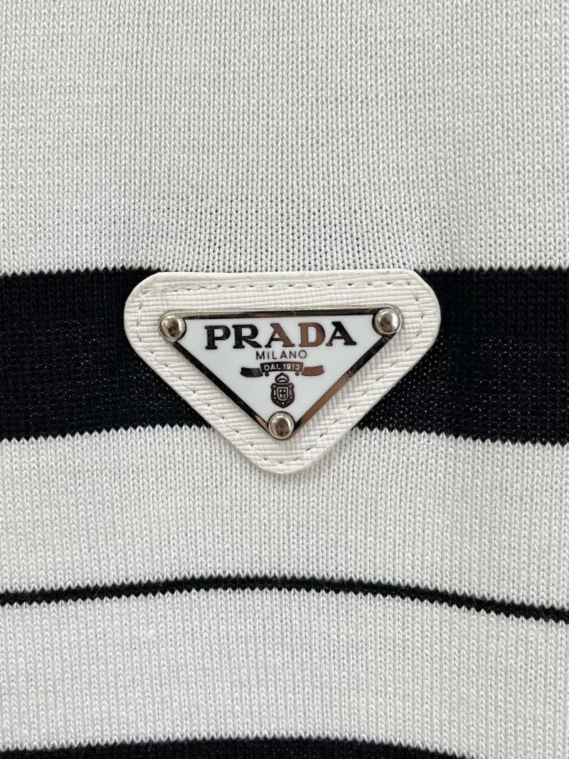 Compact Prada T-Shirts 168528