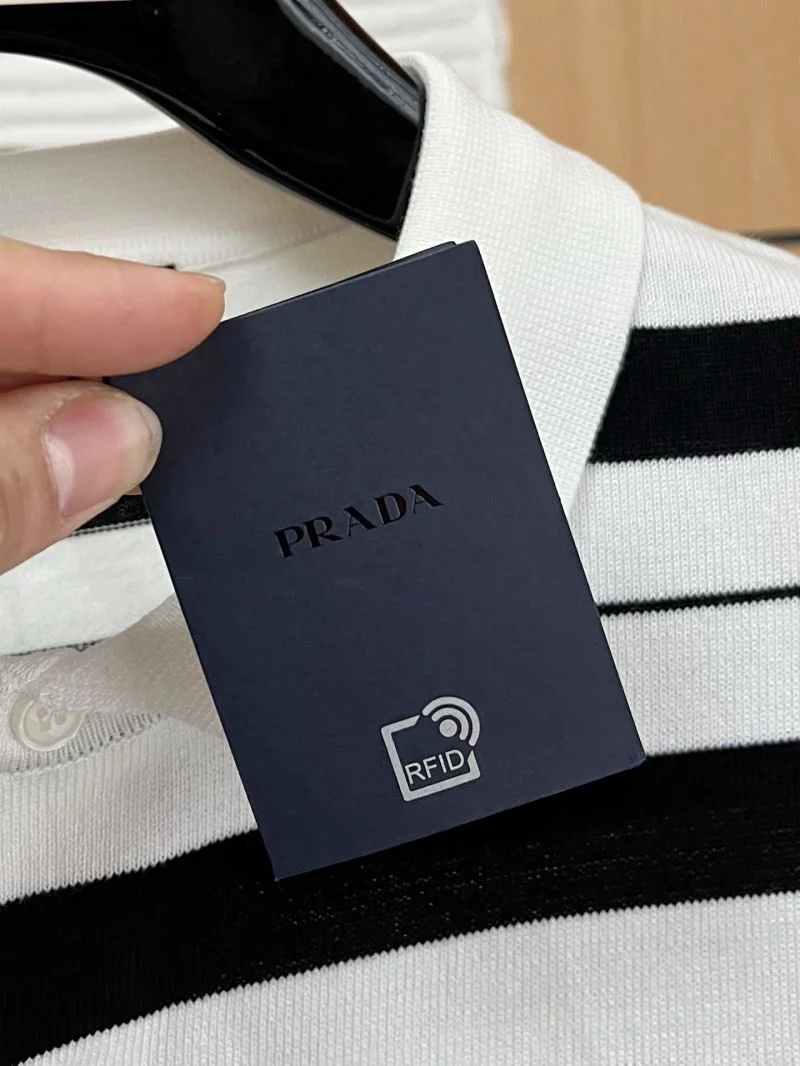 Compact Prada T-Shirts 168528