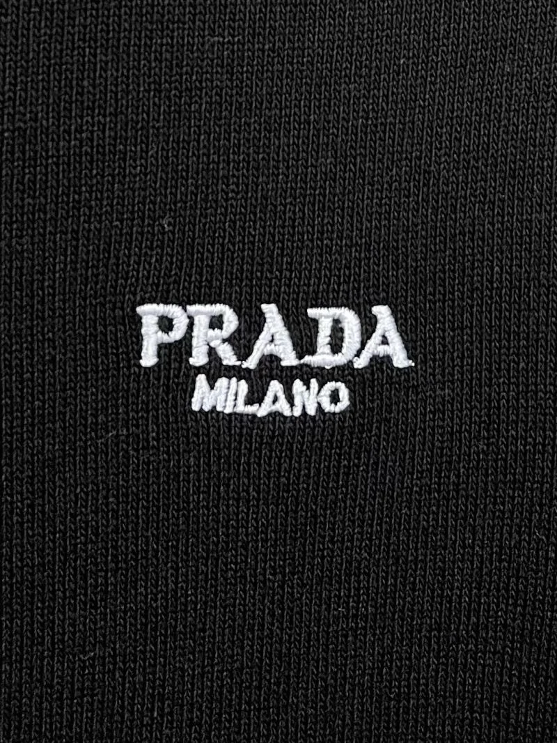 Effortless Prada T-Shirts 168517