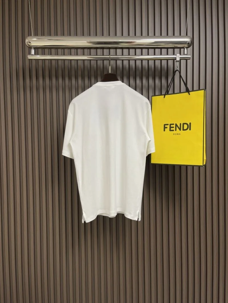 Refined Prada T-Shirts 168490
