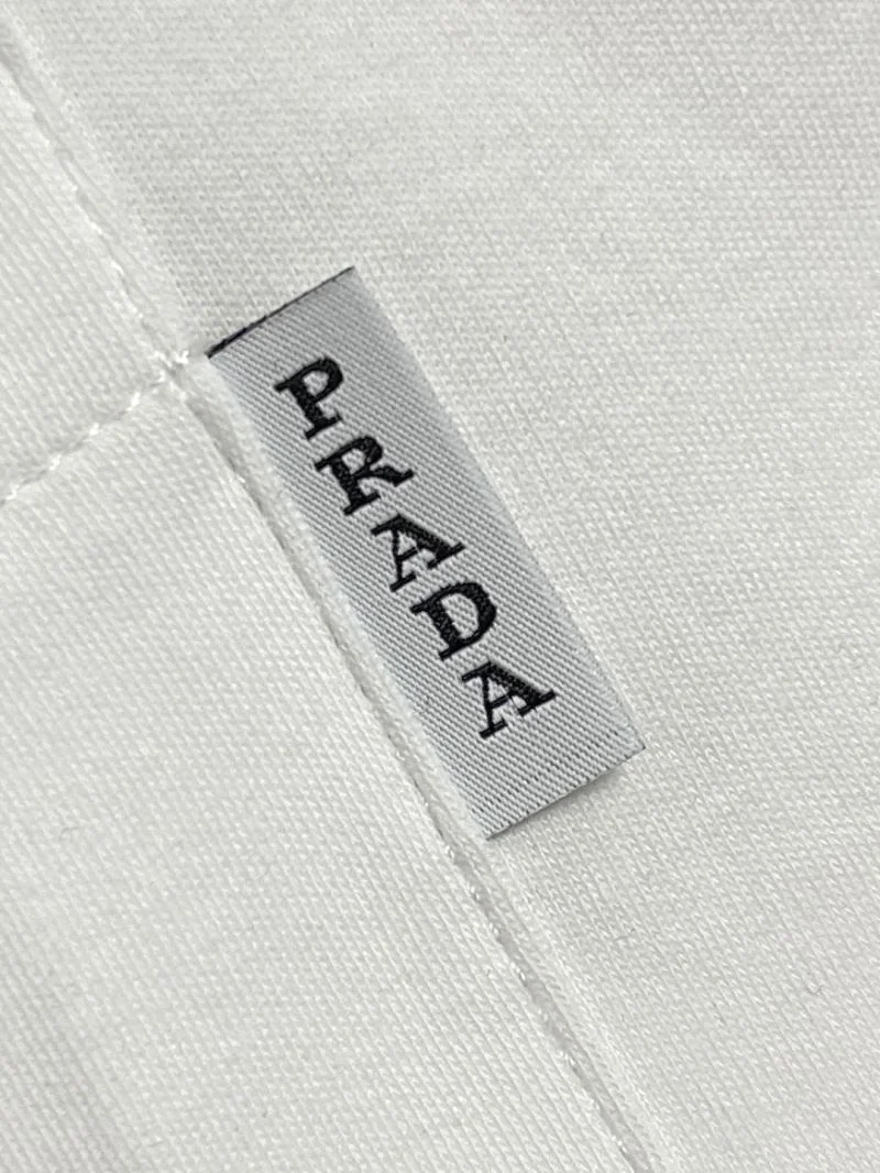 Refined Prada T-Shirts 168490