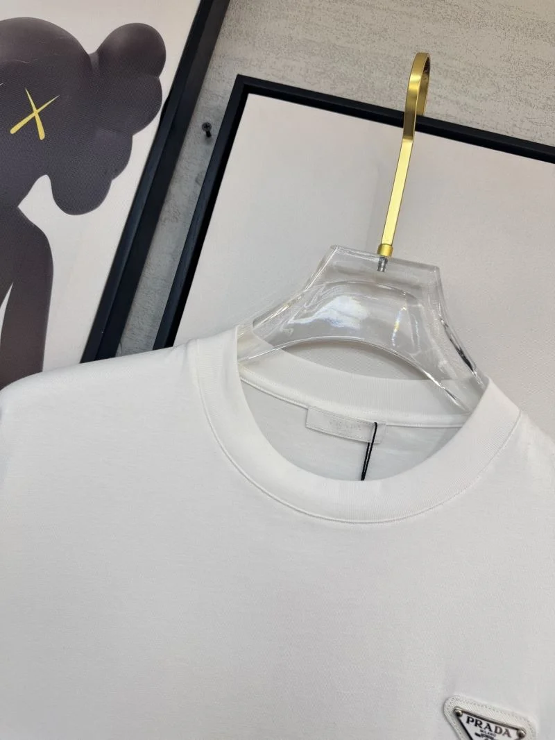 Versatile Prada T-Shirts 168477