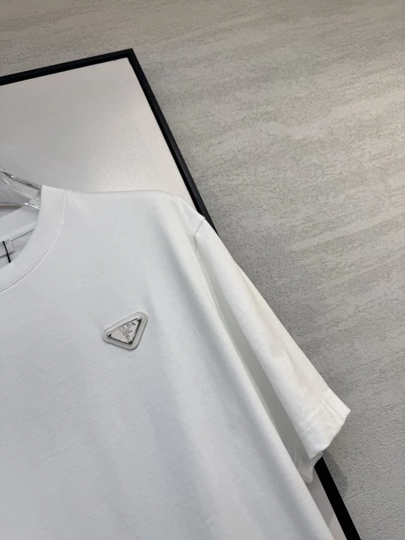 Versatile Prada T-Shirts 168477