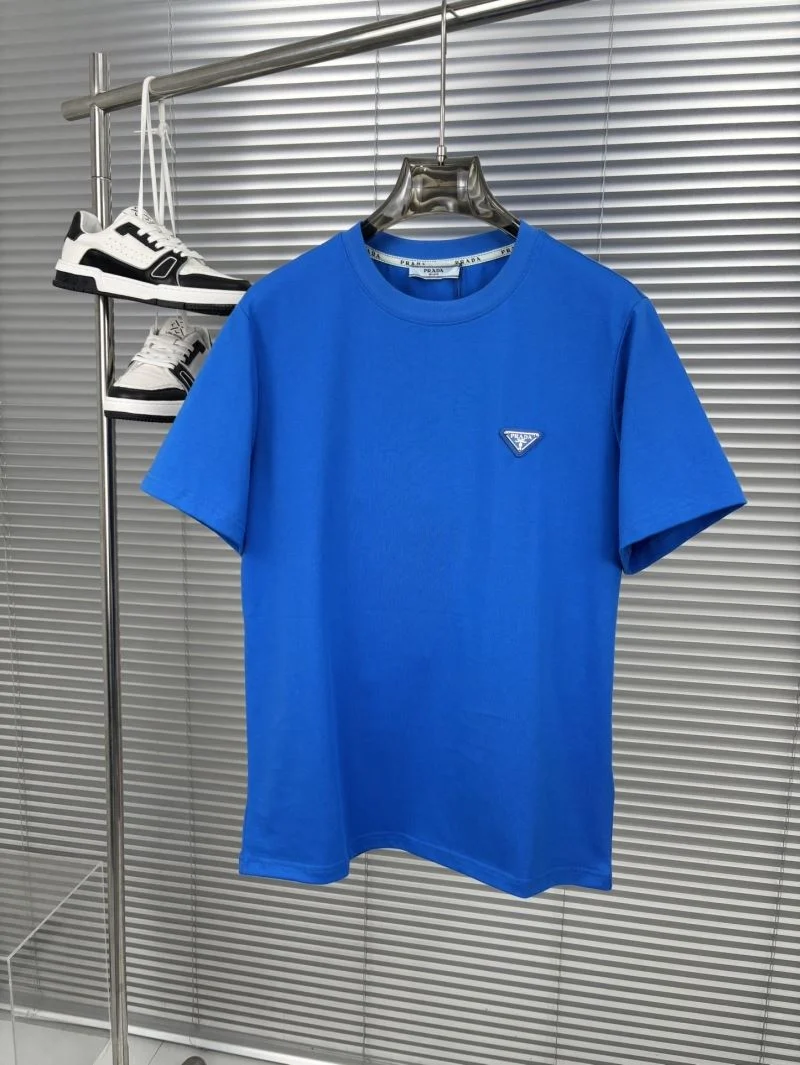 Prada T-Shirts Sleek 168442