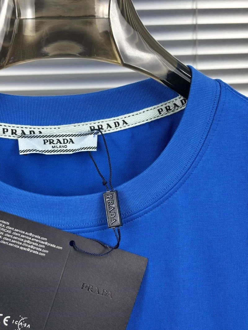 Prada T-Shirts Sleek 168442