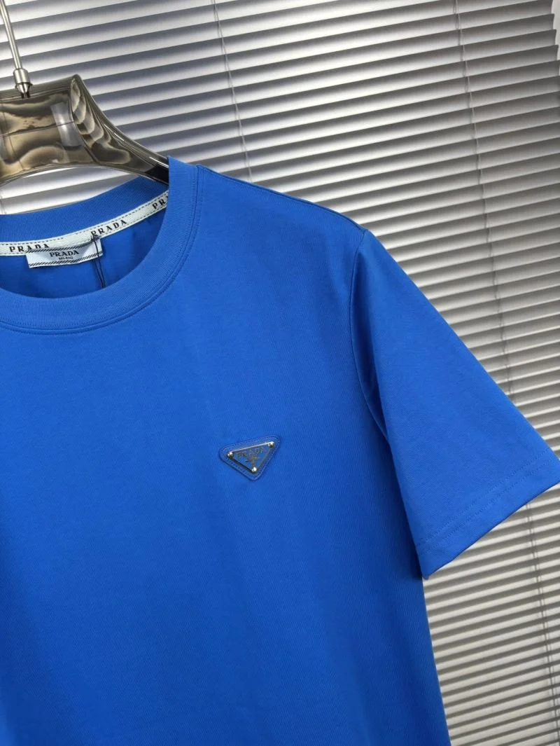 Prada T-Shirts Sleek 168442
