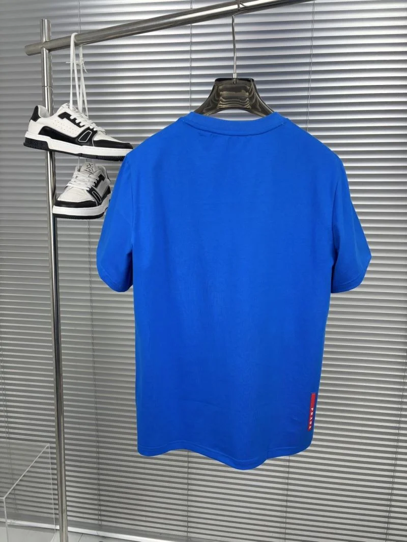 Prada T-Shirts Sleek 168442