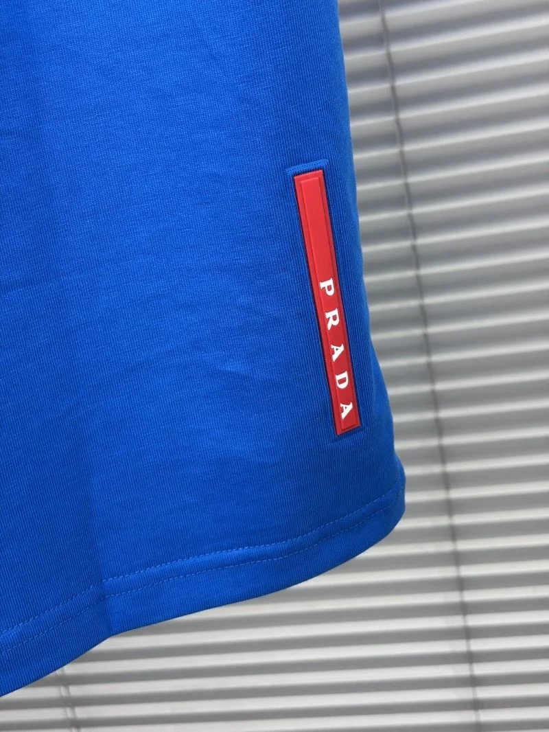 Prada T-Shirts Sleek 168442