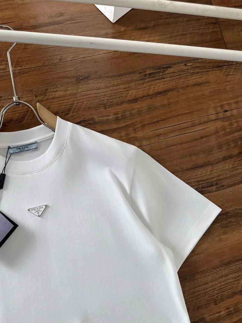 Trendy Prada T-Shirts 168499