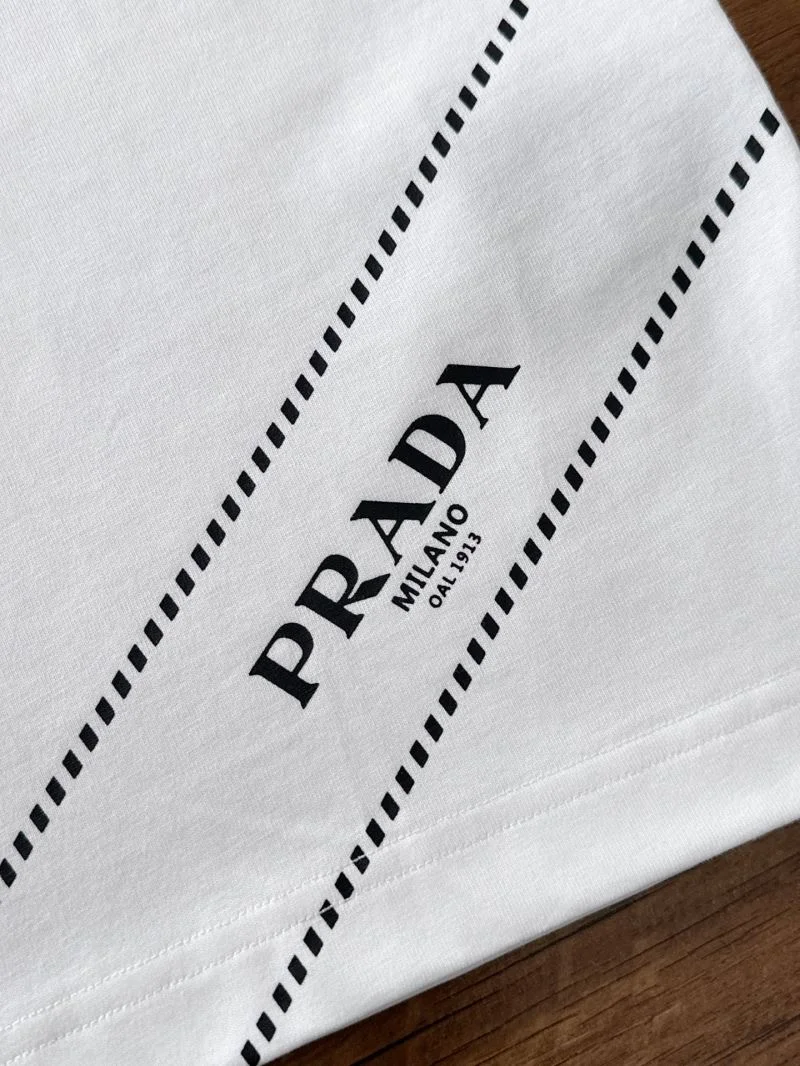 Trendy Prada T-Shirts 168499