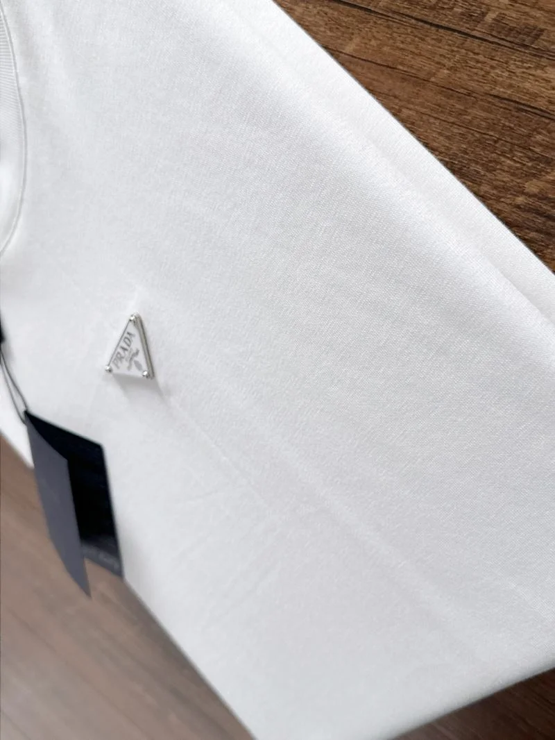 Trendy Prada T-Shirts 168499