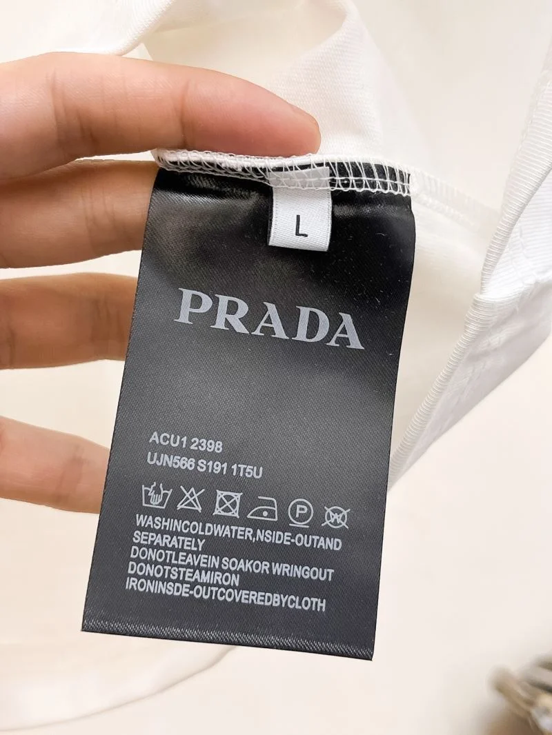 ModernLook Prada T-Shirts 168479