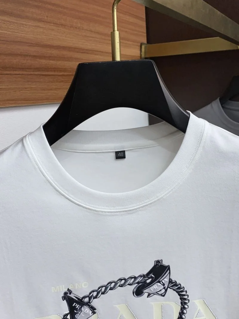 Prada T-Shirts Chic 168437