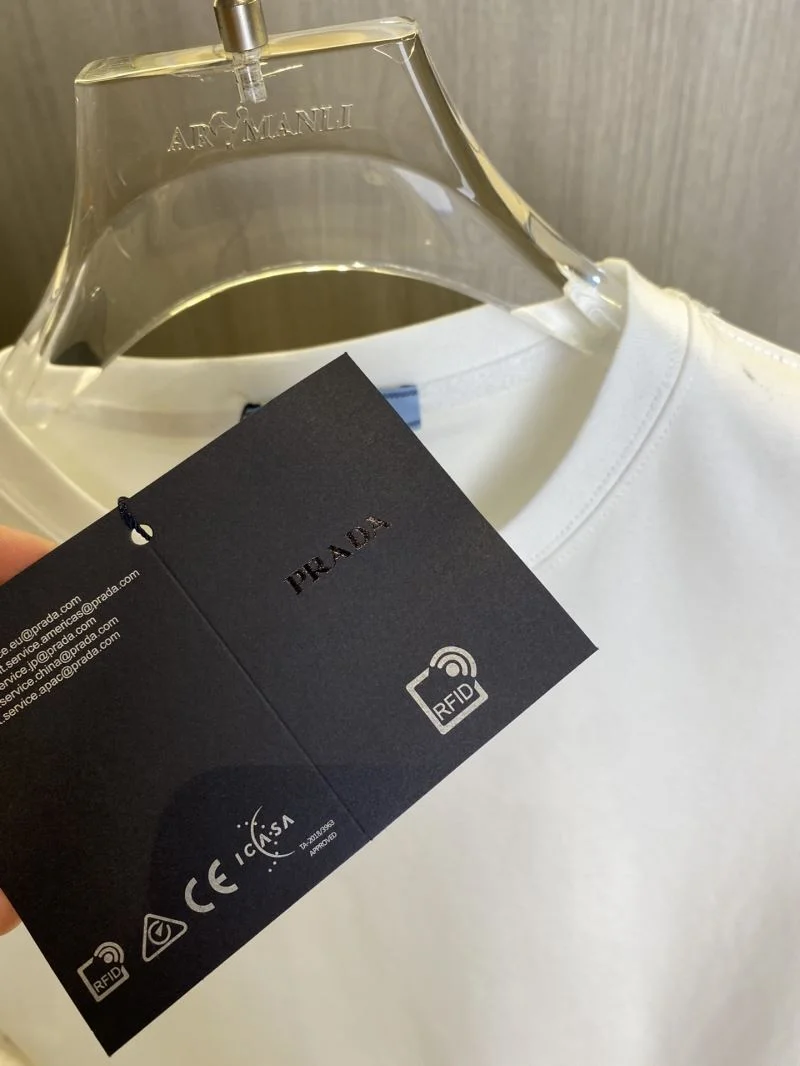 Flexible Prada T-Shirts 168424