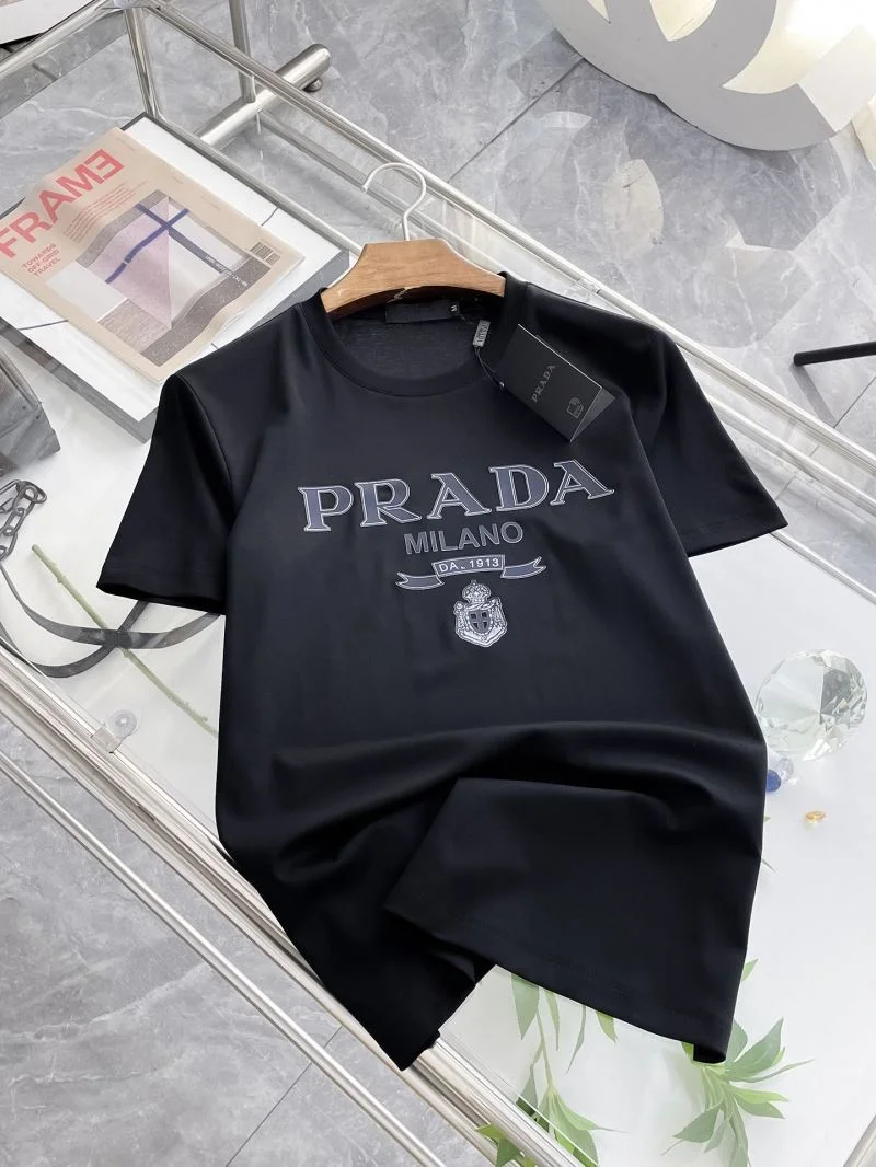 Refined Prada T-Shirts 168419