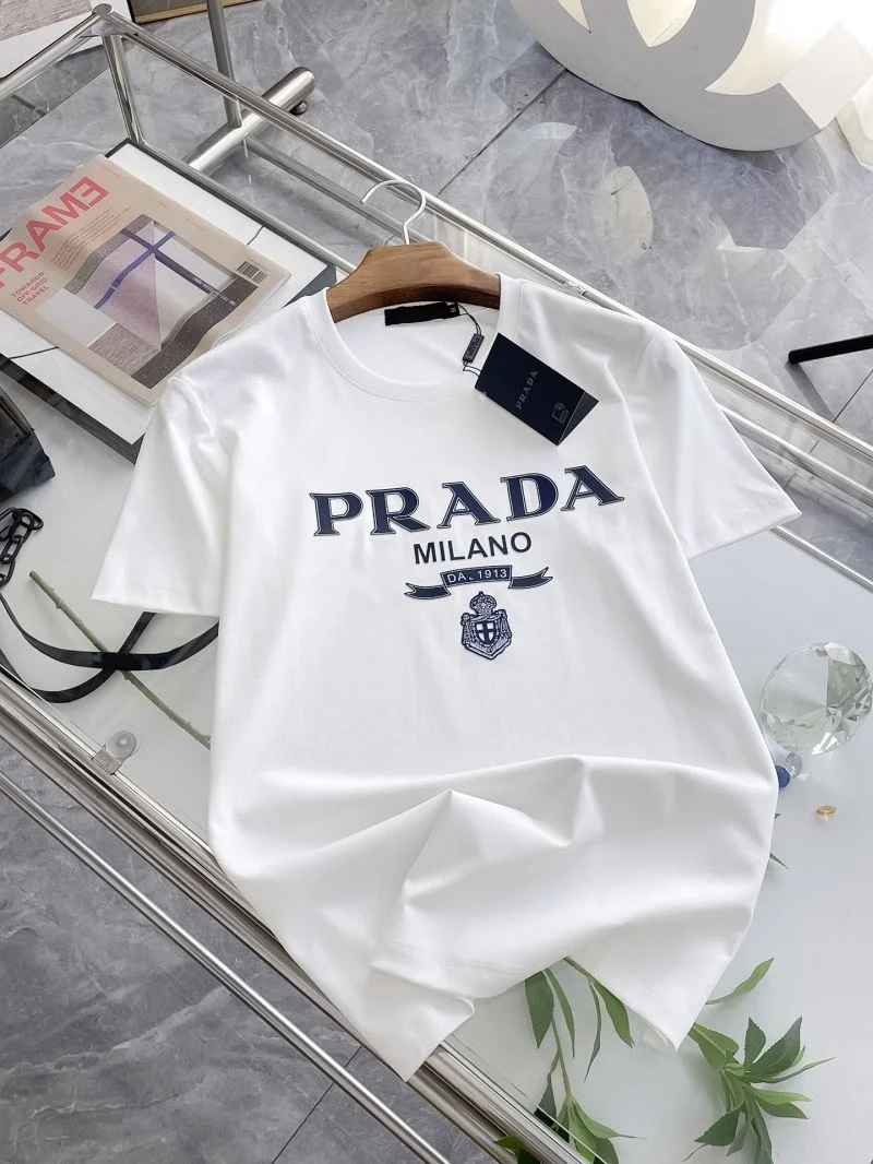 Refined Prada T-Shirts 168419