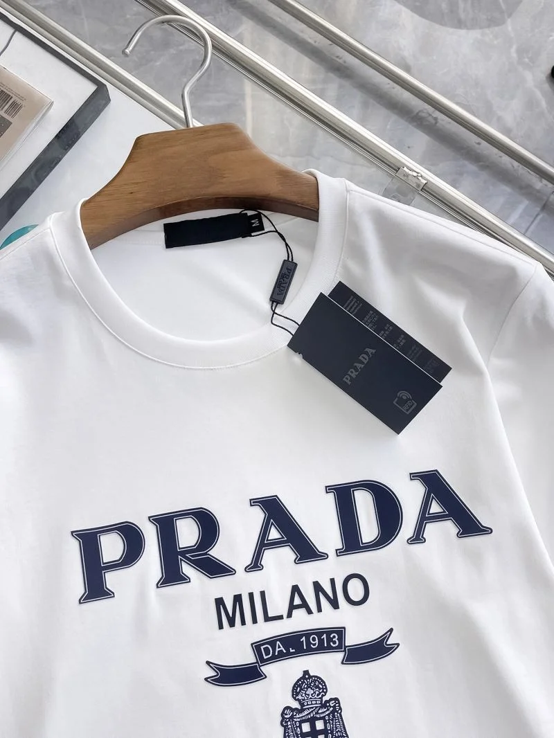 Refined Prada T-Shirts 168419