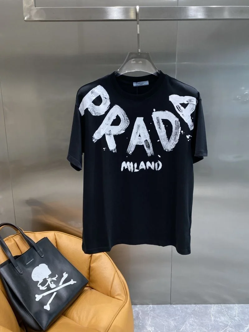 Trendsetting Prada T-Shirts 168387