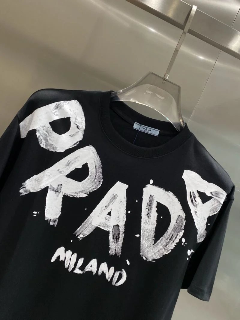 Trendsetting Prada T-Shirts 168387