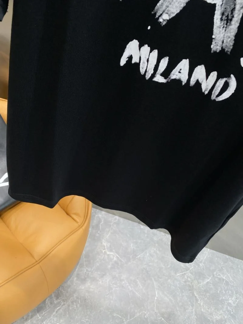Trendsetting Prada T-Shirts 168387