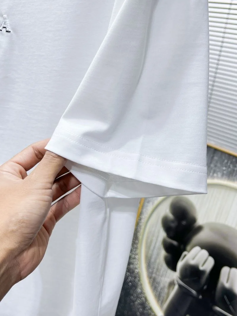 Flexible Prada T-Shirts 168404