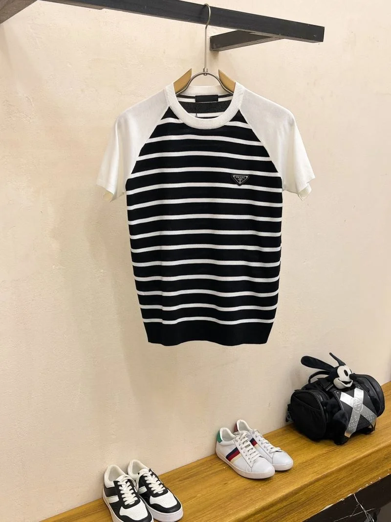 Youthful Prada T-Shirts 168352