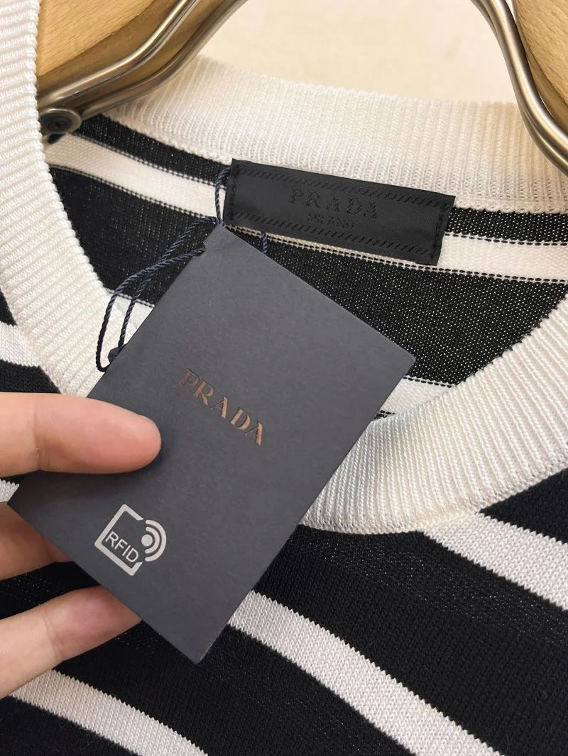 Youthful Prada T-Shirts 168352