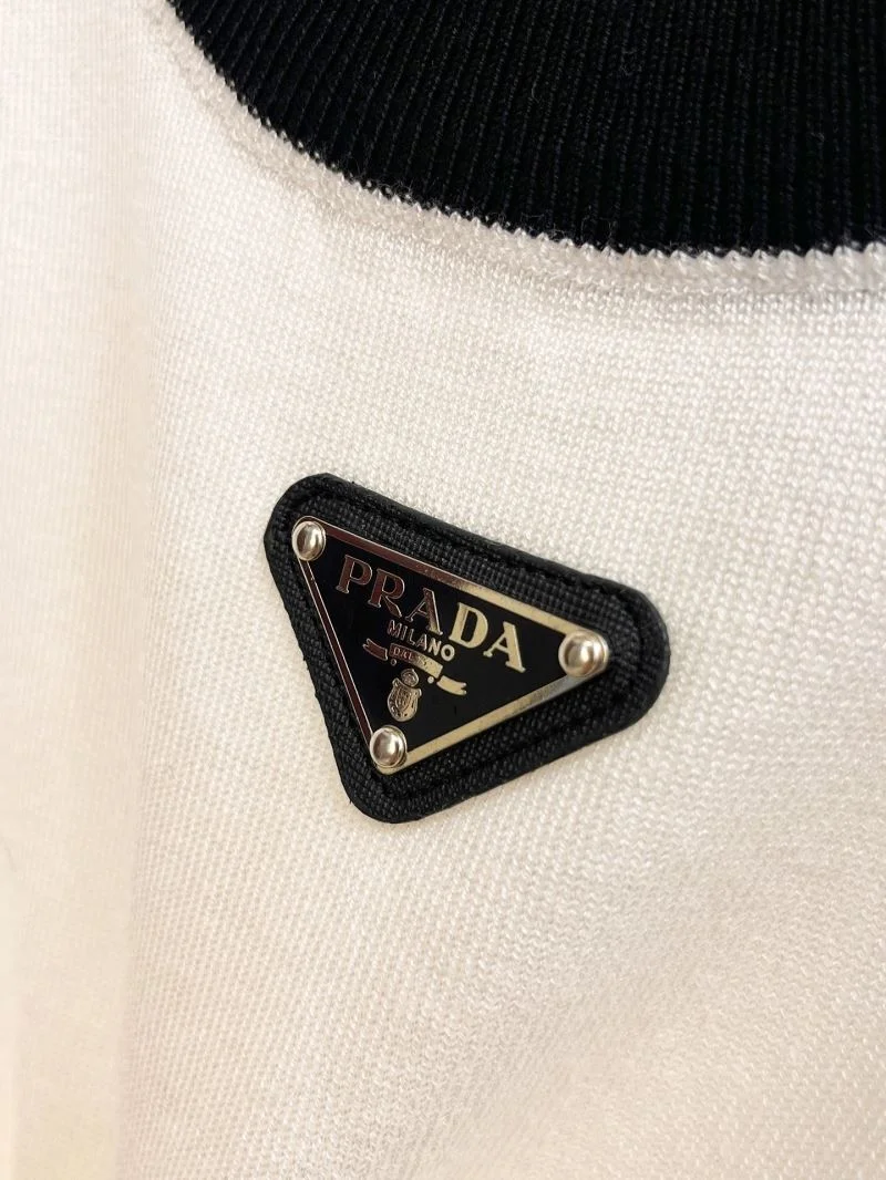 Popular Prada T-Shirts 168357