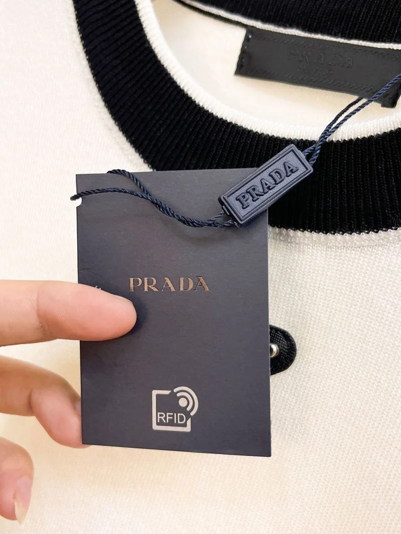 Popular Prada T-Shirts 168357