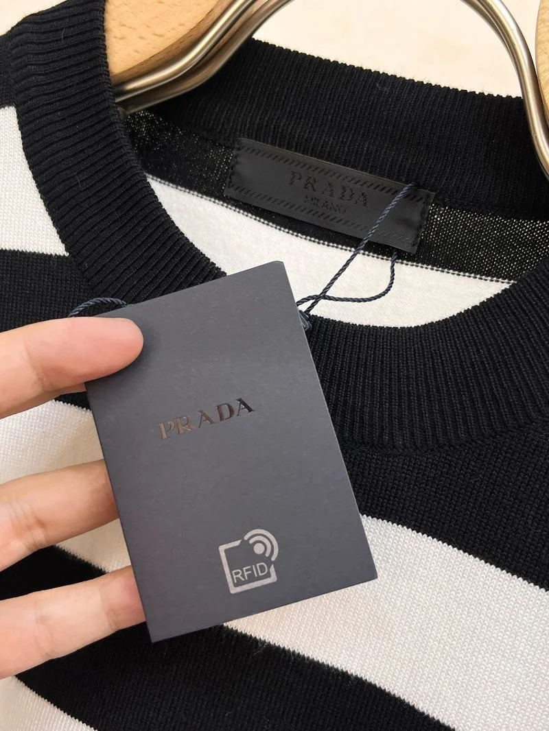 Prada T-Shirts Durable 168360