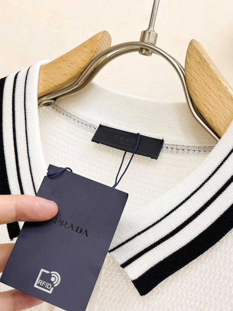 Classic Prada T-Shirts 168361