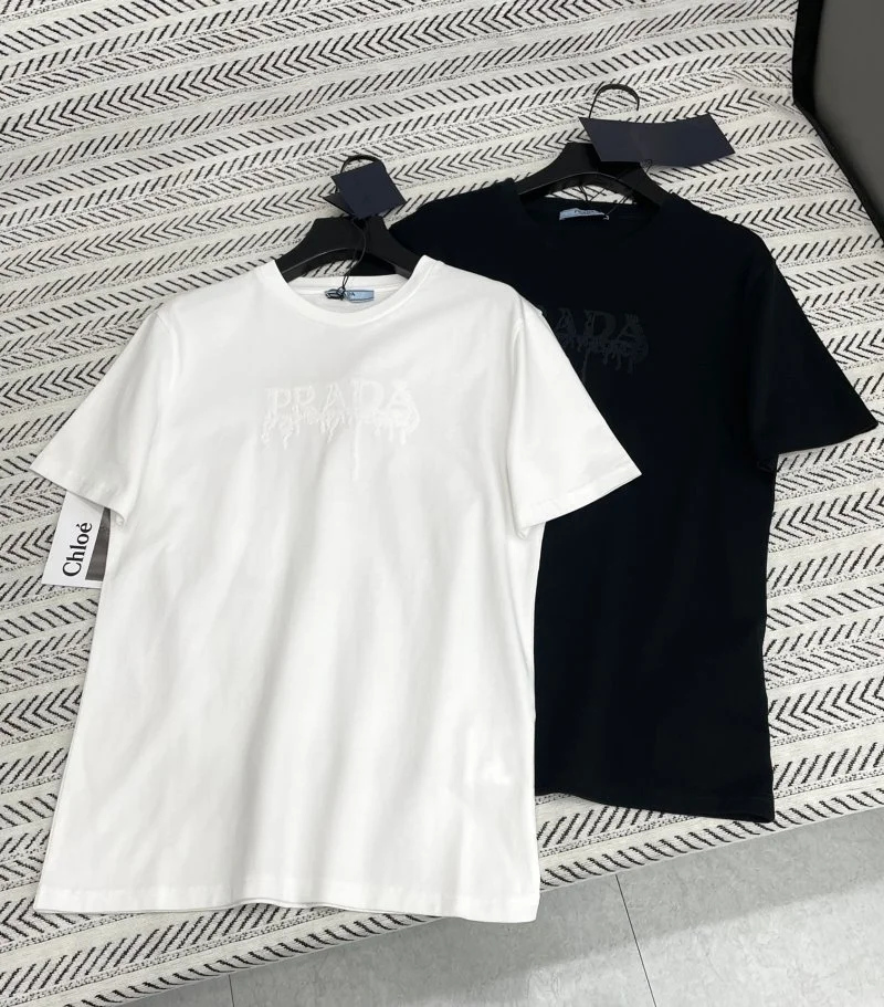 Classic Prada T-Shirts 166298