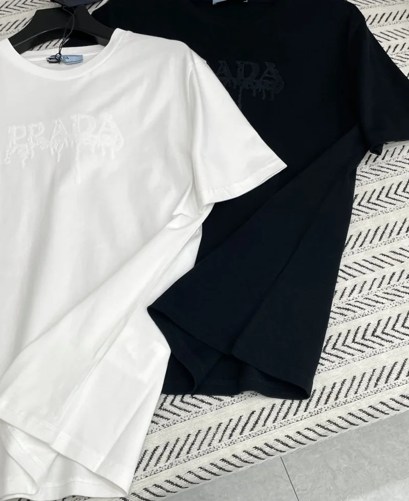 Classic Prada T-Shirts 166298