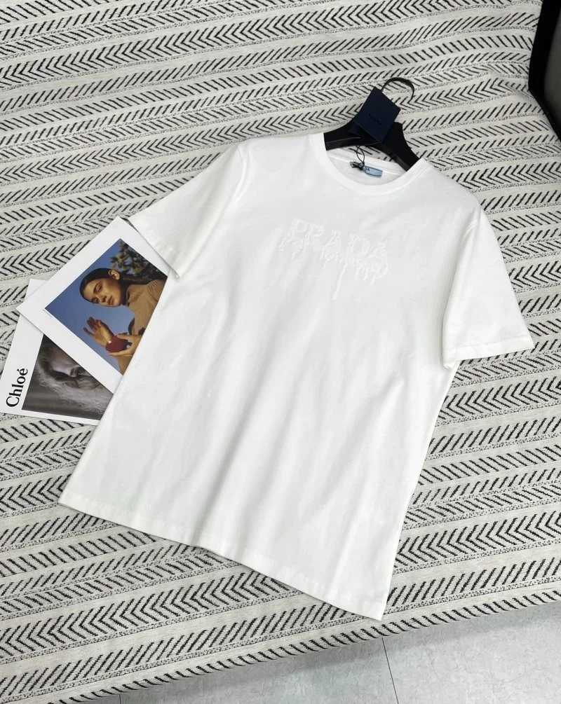 Classic Prada T-Shirts 166298