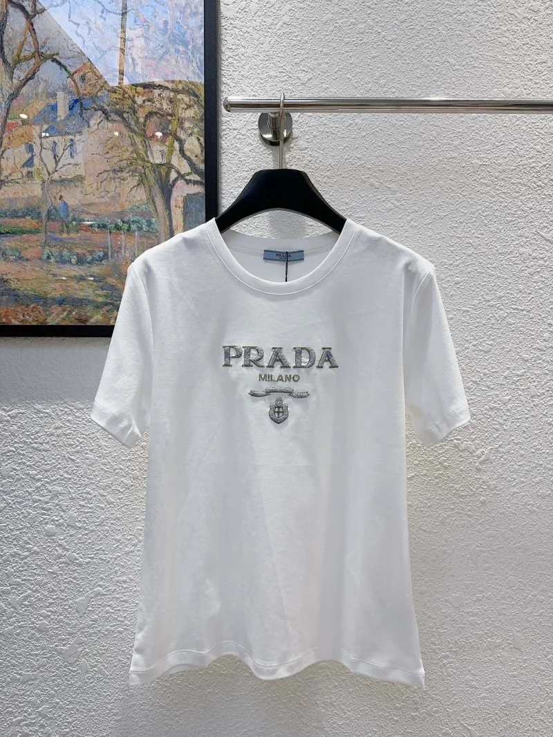 Effortless Prada T-Shirts 166292