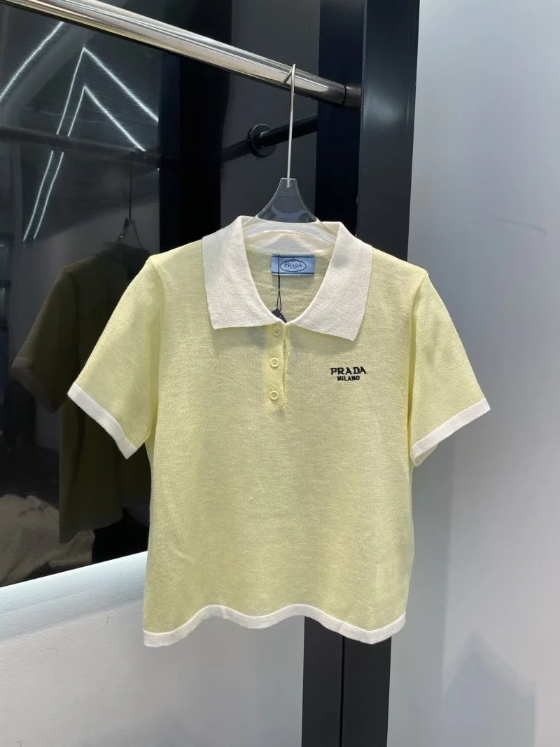 Classic Prada T-Shirts 166287