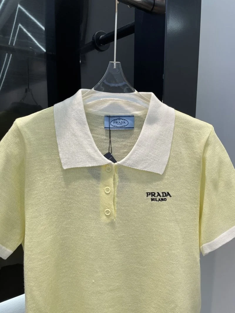 Classic Prada T-Shirts 166287