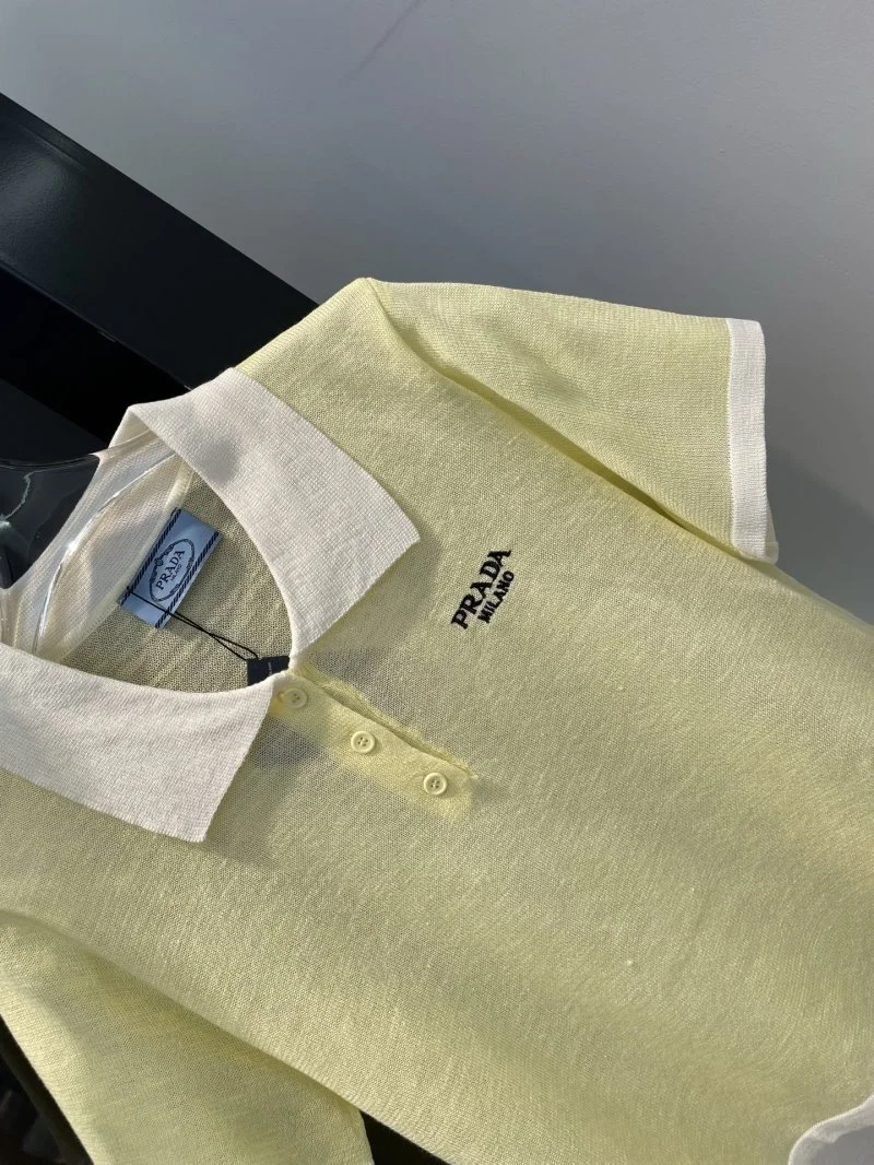 Classic Prada T-Shirts 166287