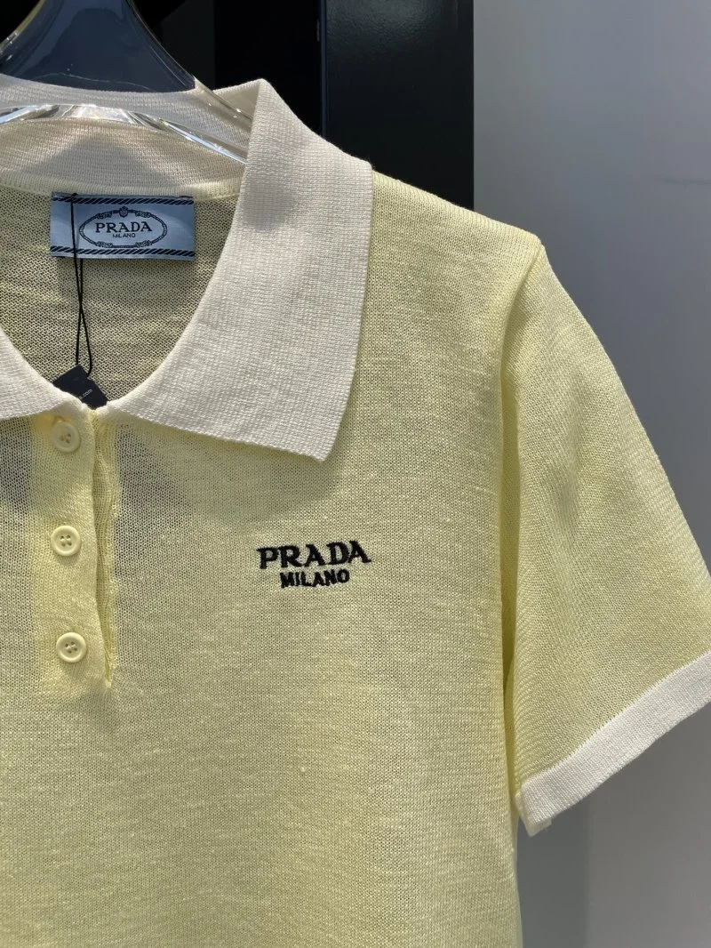 Classic Prada T-Shirts 166287