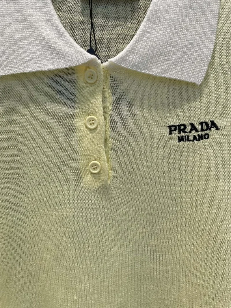 Classic Prada T-Shirts 166287