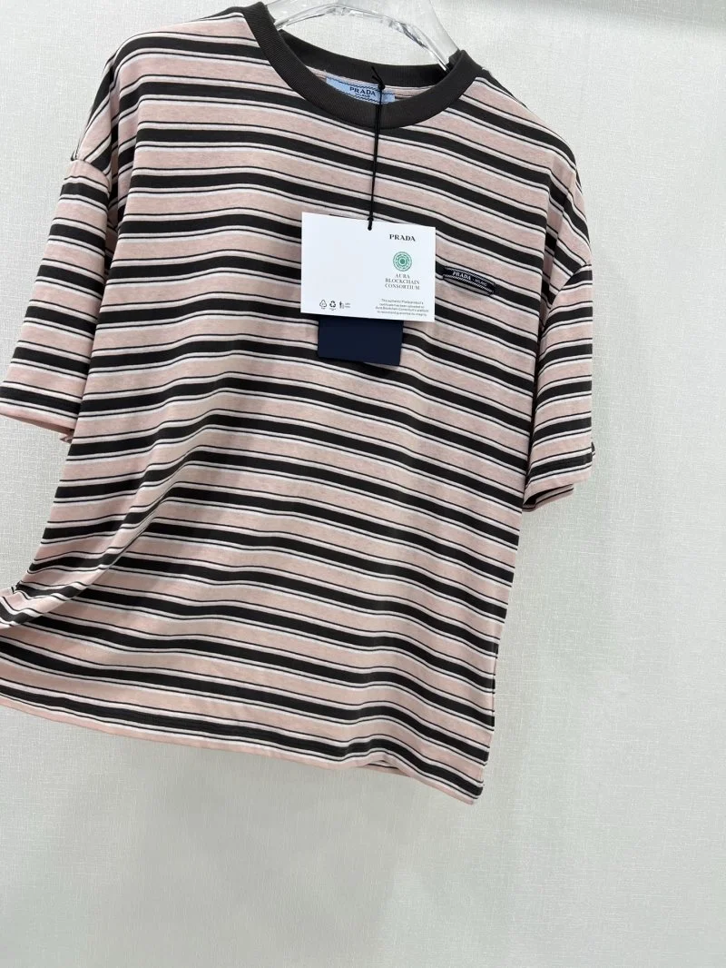 Effortless Prada T-Shirts 166286