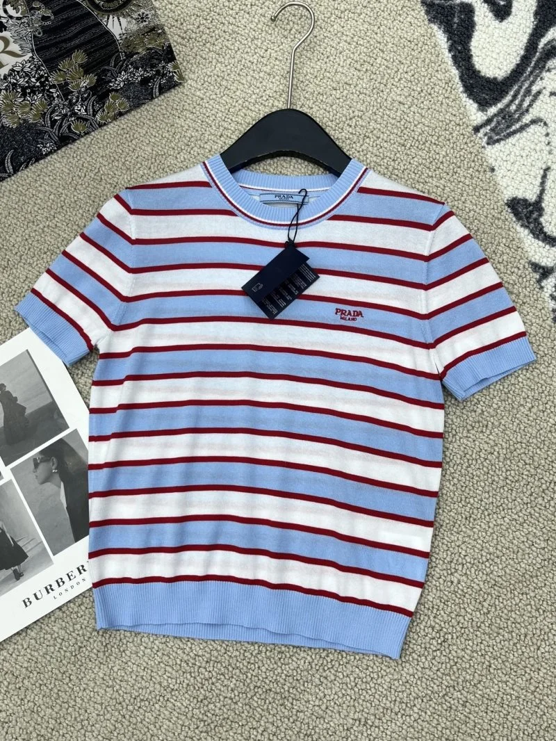 Prada T-Shirts UrbanStyle 166338