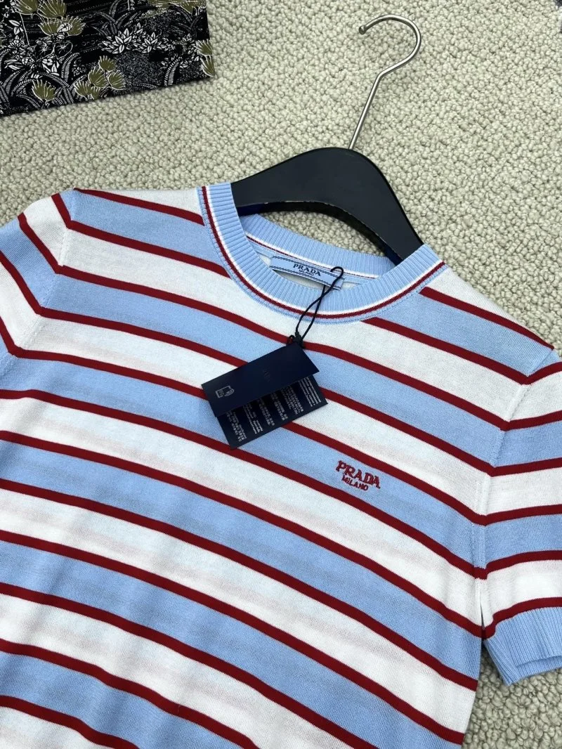 Prada T-Shirts UrbanStyle 166338
